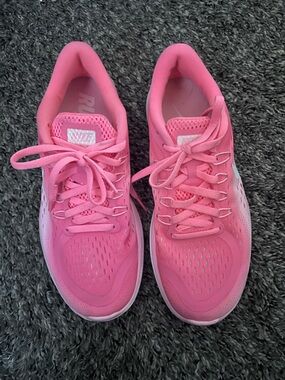 Nike Women's Pink Athletic Running Shoes - Solid Pink Design